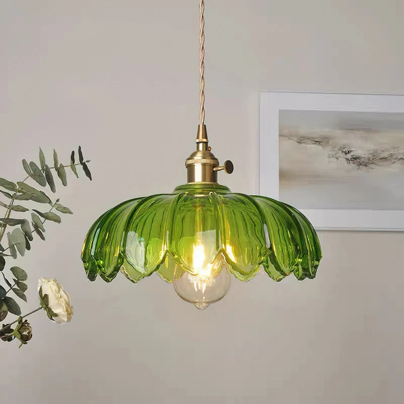 Retro Hanglamp met Bloembladkap en Messing Armatuur – Vintage Elegantie in Zes Glaskleuren – Enkele of Drievoudige Lichtpunten | Sansoti