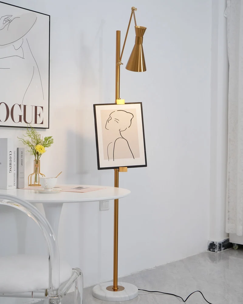 Vloerlamp met Ezelhouder Goudkleurig Frame Marmeren Voet E26/E27 Max 40W Moderne Verlichting voor Kunstwerken en Interieur | Sansoti