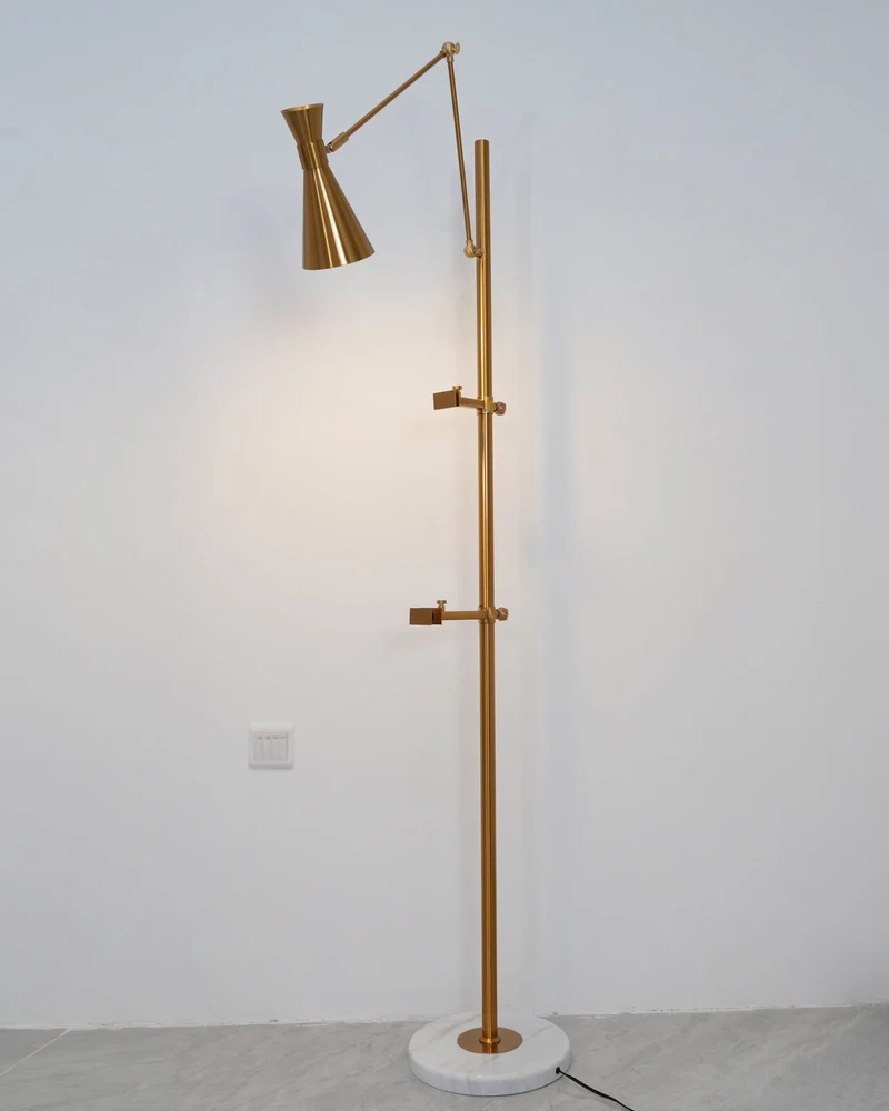 Vloerlamp met Ezelhouder Goudkleurig Frame Marmeren Voet E26/E27 Max 40W Moderne Verlichting voor Kunstwerken en Interieur | Sansoti