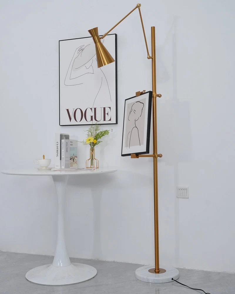 Vloerlamp met Ezelhouder Goudkleurig Frame Marmeren Voet E26/E27 Max 40W Moderne Verlichting voor Kunstwerken en Interieur | Sansoti