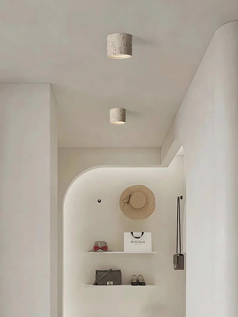Cilindrische plafondlamp van travertijn – LED verlichting voor moderne interieurs | Sansoti