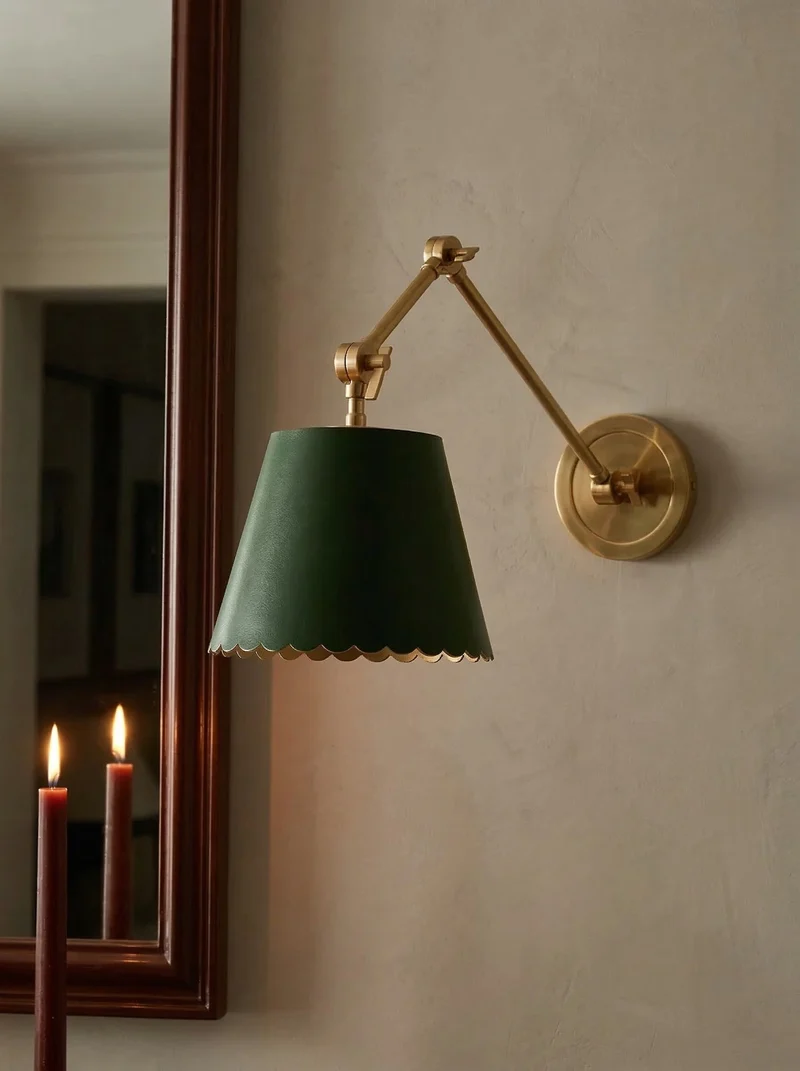 Wandlamp met Scalloped Shade – Modern Rustieke Verlichting voor Slaapkamer en Woonruimtes | Sansoti