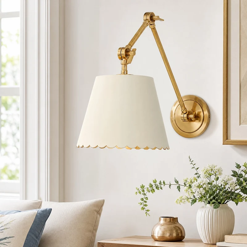 Wandlamp met Scalloped Shade – Modern Rustieke Verlichting voor Slaapkamer en Woonruimtes | Sansoti