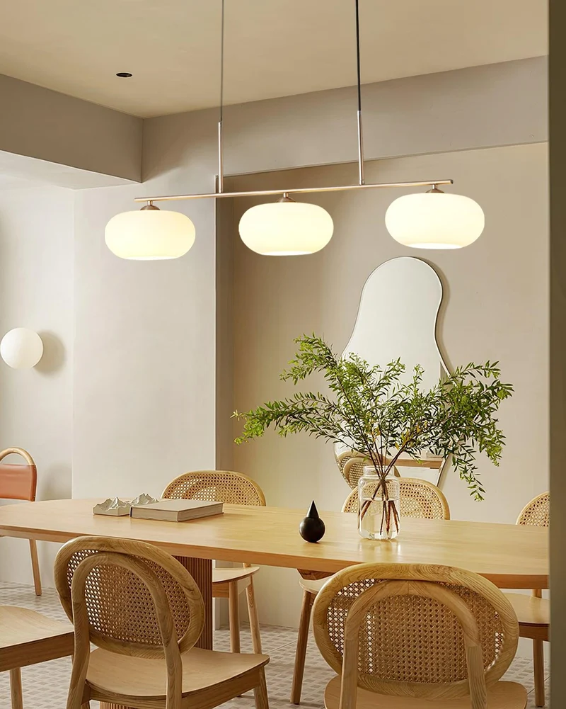 Design Hanglamp met 3 Globe Kapjes - Stijlvolle Eetkamerverlichting voor Tafel en Kookeiland - Verstelbaar 150 cm - Nikkel of Goud - E26/E27 | Sansoti