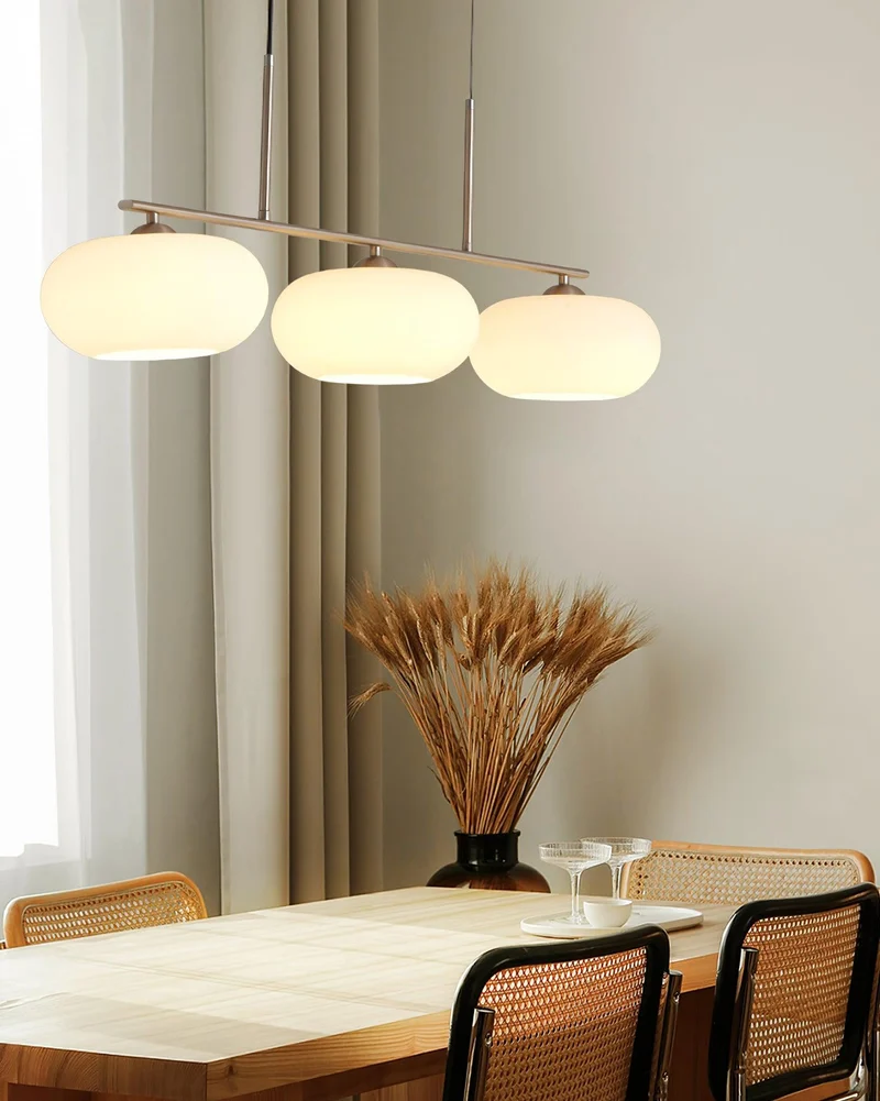 Design Hanglamp met 3 Globe Kapjes - Stijlvolle Eetkamerverlichting voor Tafel en Kookeiland - Verstelbaar 150 cm - Nikkel of Goud - E26/E27 | Sansoti