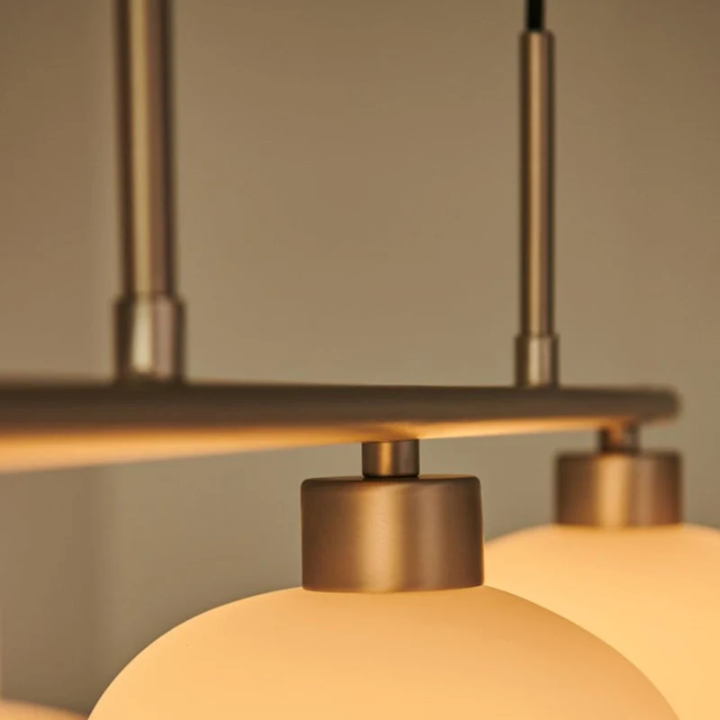 Design Hanglamp met 3 Globe Kapjes - Stijlvolle Eetkamerverlichting voor Tafel en Kookeiland - Verstelbaar 150 cm - Nikkel of Goud - E26/E27 | Sansoti