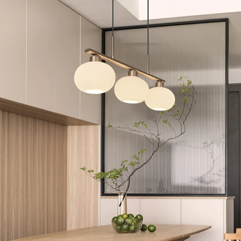 Design Hanglamp met 3 Globe Kapjes - Stijlvolle Eetkamerverlichting voor Tafel en Kookeiland - Verstelbaar 150 cm - Nikkel of Goud - E26/E27 | Sansoti