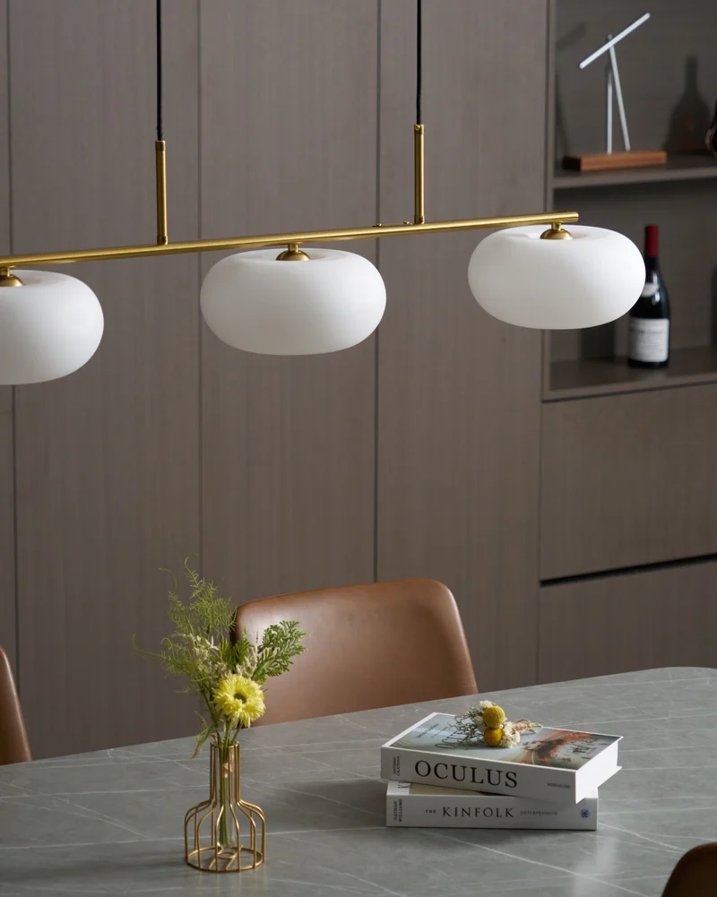Design Hanglamp met 3 Globe Kapjes - Stijlvolle Eetkamerverlichting voor Tafel en Kookeiland - Verstelbaar 150 cm - Nikkel of Goud - E26/E27 | Sansoti