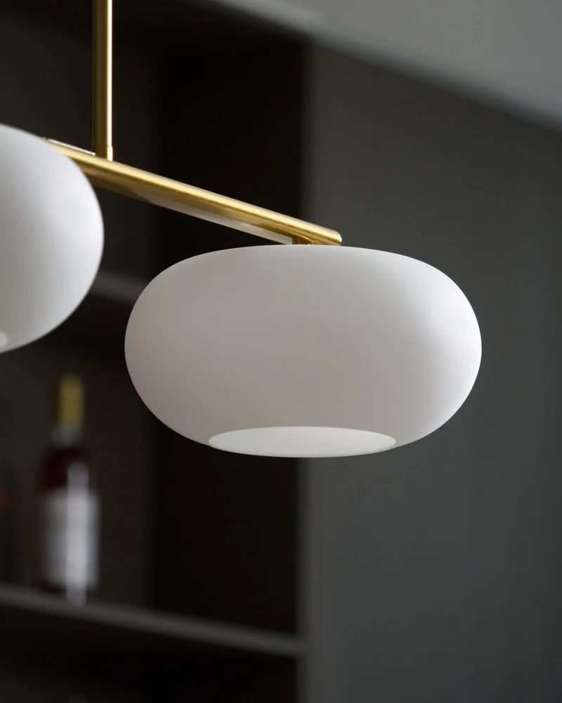Design Hanglamp met 3 Globe Kapjes - Stijlvolle Eetkamerverlichting voor Tafel en Kookeiland - Verstelbaar 150 cm - Nikkel of Goud - E26/E27 | Sansoti