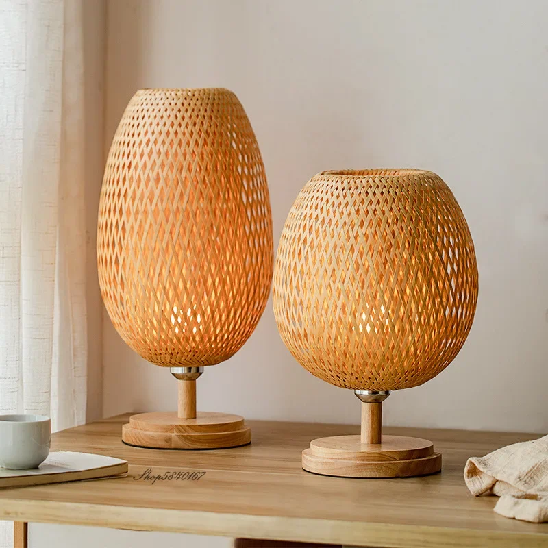 Rustieke Bamboe Tafellamp met Handgemaakte Houten Voet – Vintage Sfeerverlichting voor Woonkamer, Slaapkamer en Bureau | Sansoti