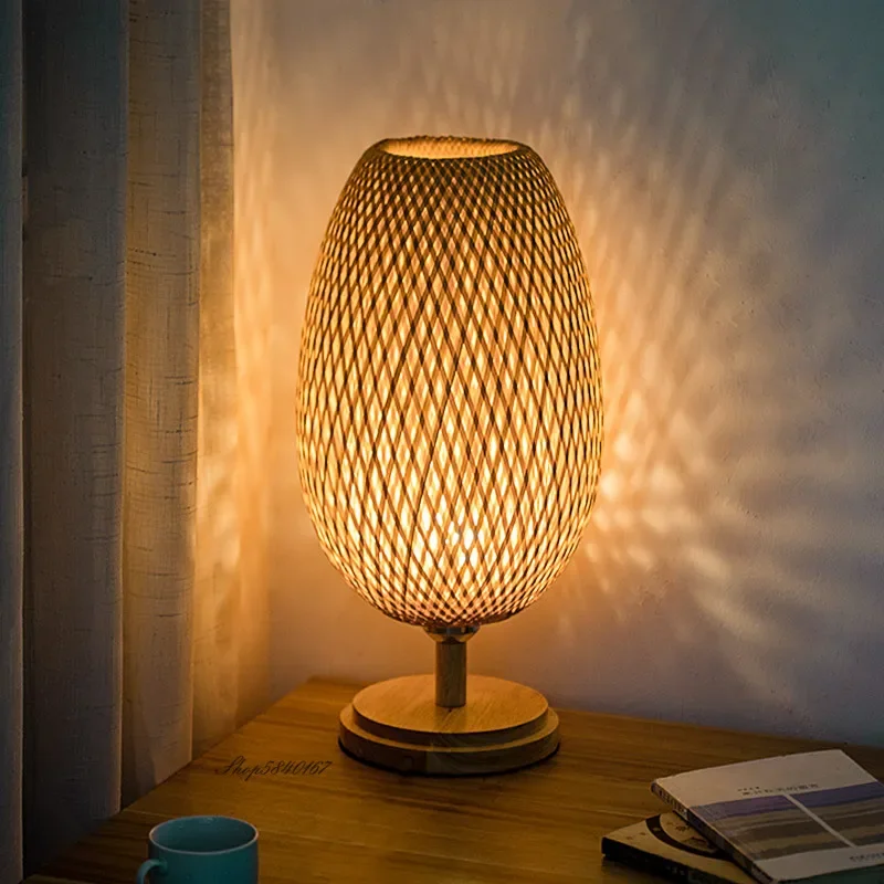 Rustieke Bamboe Tafellamp met Handgemaakte Houten Voet – Vintage Sfeerverlichting voor Woonkamer, Slaapkamer en Bureau | Sansoti