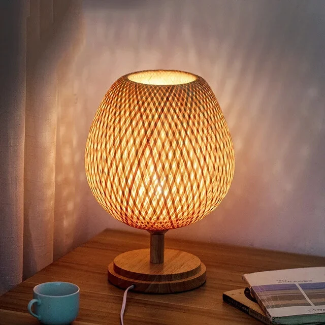 Rustieke Bamboe Tafellamp met Handgemaakte Houten Voet – Vintage Sfeerverlichting voor Woonkamer, Slaapkamer en Bureau | Sansoti