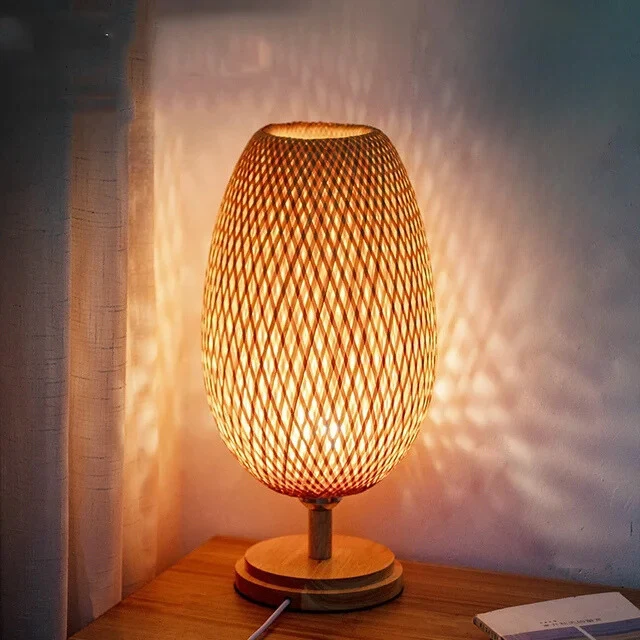 Rustieke Bamboe Tafellamp met Handgemaakte Houten Voet – Vintage Sfeerverlichting voor Woonkamer, Slaapkamer en Bureau | Sansoti