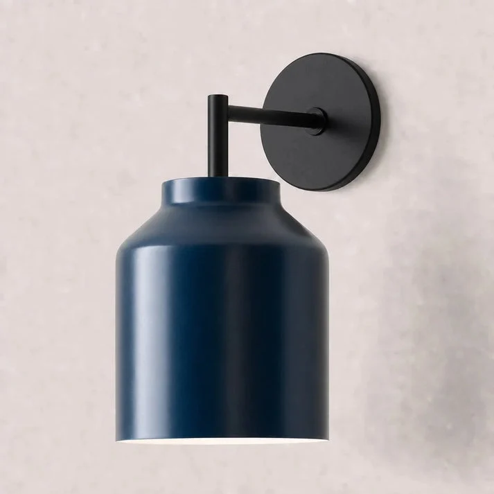 Wandlamp met Melkglazen Kap en Metalen Accenten Minimalistisch Design Sfeerlamp Hal Gang Slaapkamer | Sansoti