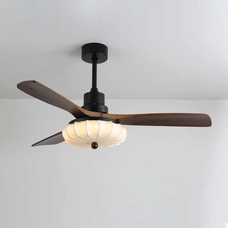 Plafondventilator met Verlichting – DC-Motor – Lotus-Dessin Katoenen Kap – Walnoothouten Bladen – Regelbaar & Omkeerbaar | Sansoti