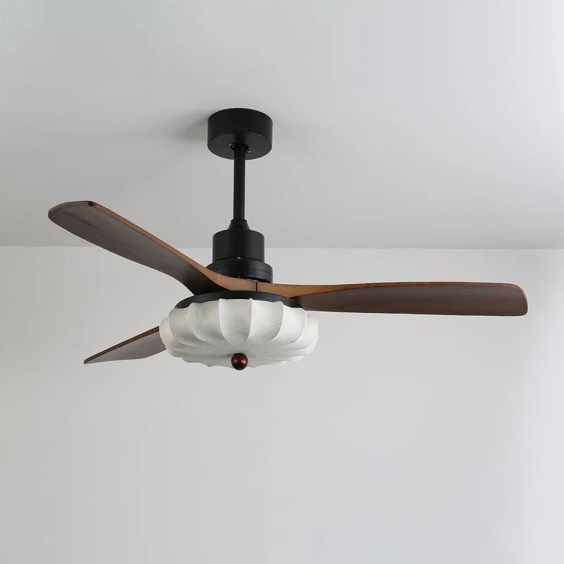 Plafondventilator met Verlichting – DC-Motor – Lotus-Dessin Katoenen Kap – Walnoothouten Bladen – Regelbaar & Omkeerbaar | Sansoti