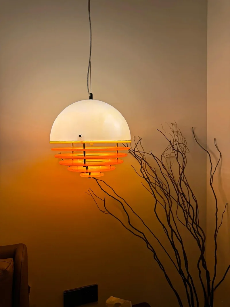 Stijlvolle Hanglamp Bauhaus Design Oranje-Wit Sfeerverlichting voor Moderne Interieurs | Sansoti