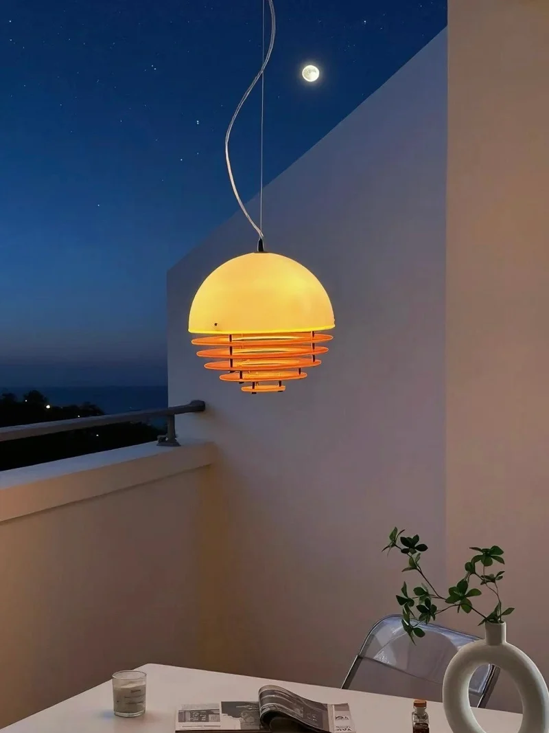 Stijlvolle Hanglamp Bauhaus Design Oranje-Wit Sfeerverlichting voor Moderne Interieurs | Sansoti