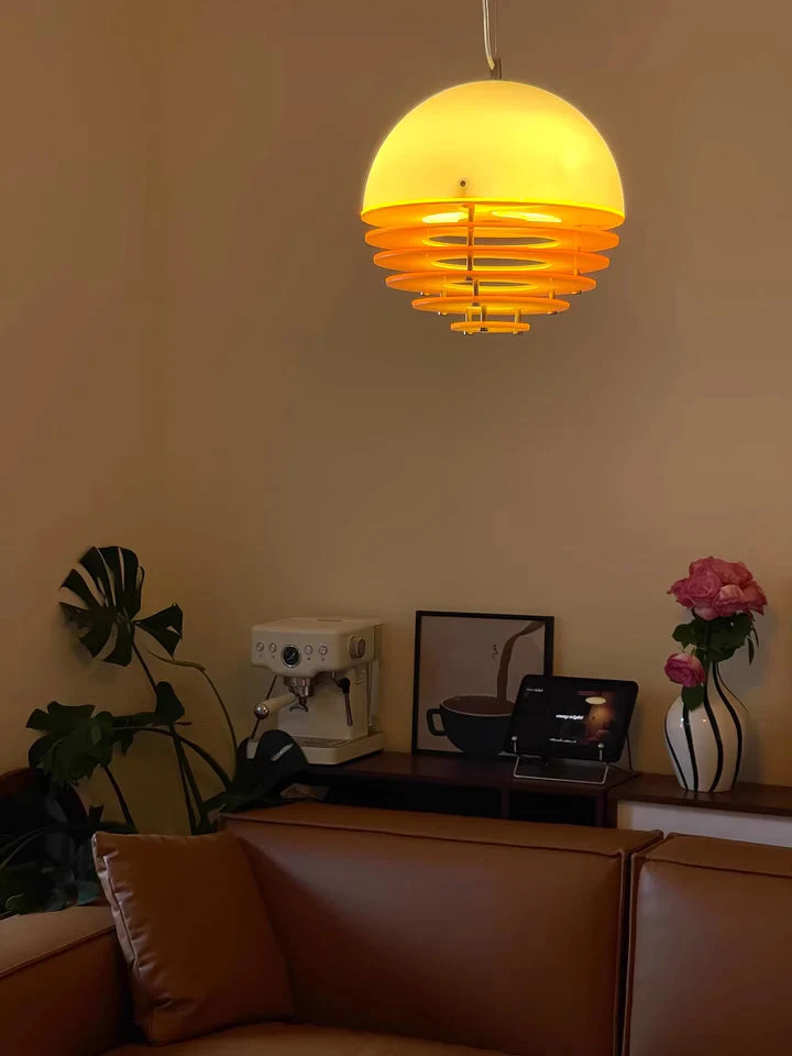 Stijlvolle Hanglamp Bauhaus Design Oranje-Wit Sfeerverlichting voor Moderne Interieurs | Sansoti