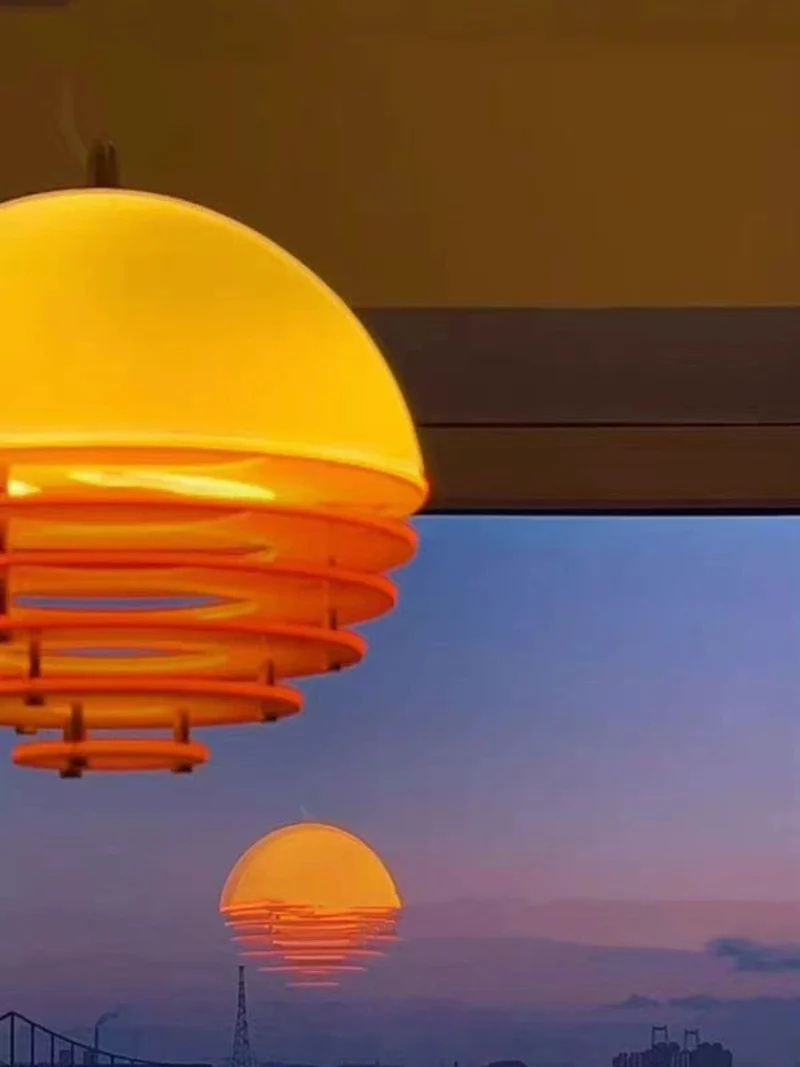 Stijlvolle Hanglamp Bauhaus Design Oranje-Wit Sfeerverlichting voor Moderne Interieurs | Sansoti