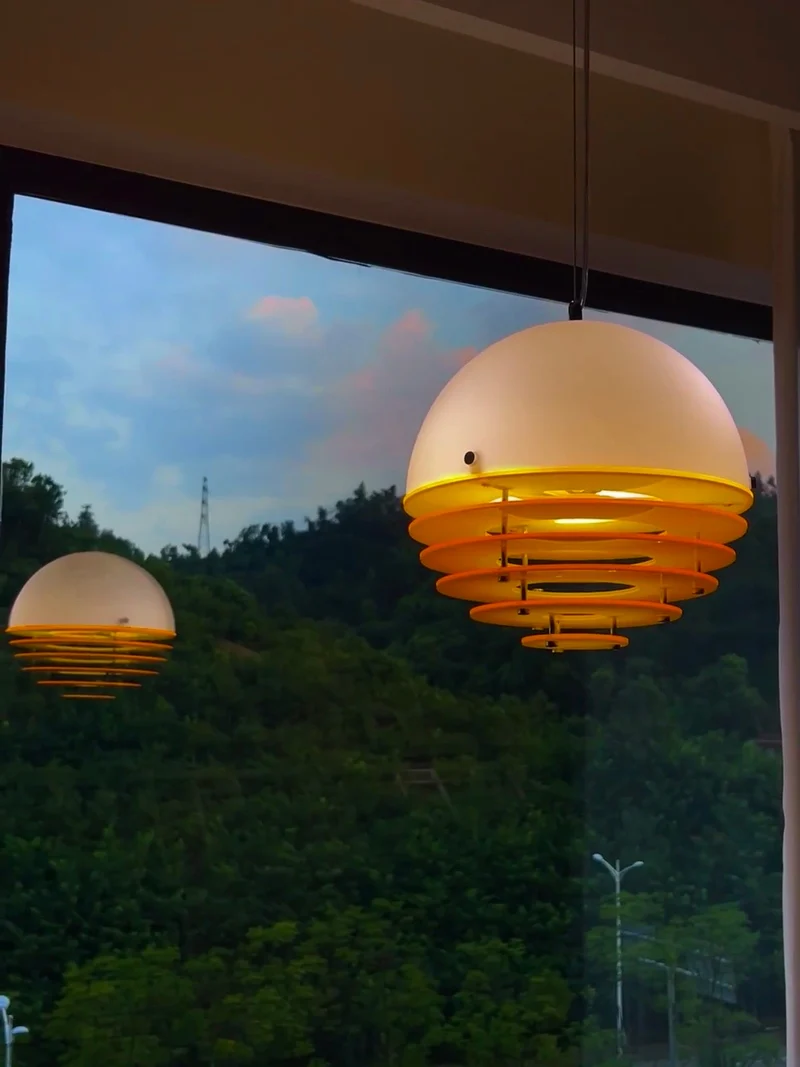 Stijlvolle Hanglamp Bauhaus Design Oranje-Wit Sfeerverlichting voor Moderne Interieurs | Sansoti