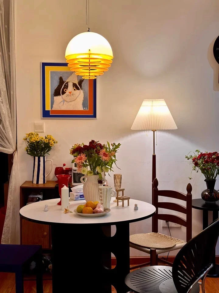 Stijlvolle Hanglamp Bauhaus Design Oranje-Wit Sfeerverlichting voor Moderne Interieurs | Sansoti