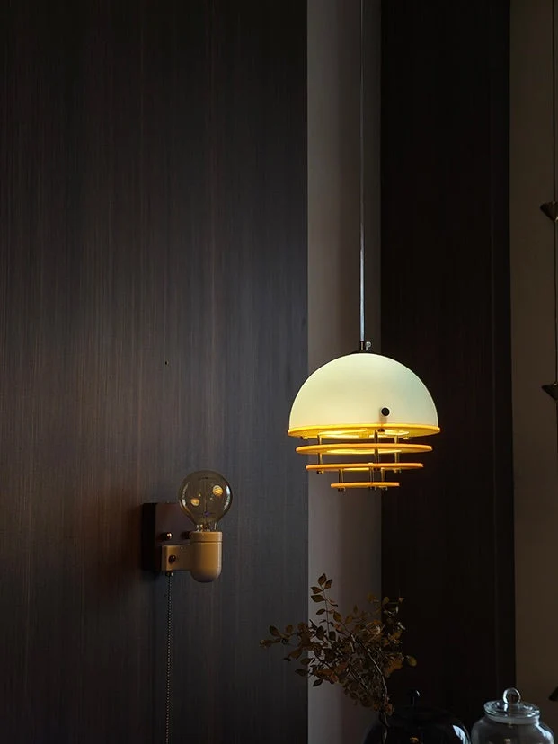 Stijlvolle Hanglamp Bauhaus Design Oranje-Wit Sfeerverlichting voor Moderne Interieurs | Sansoti