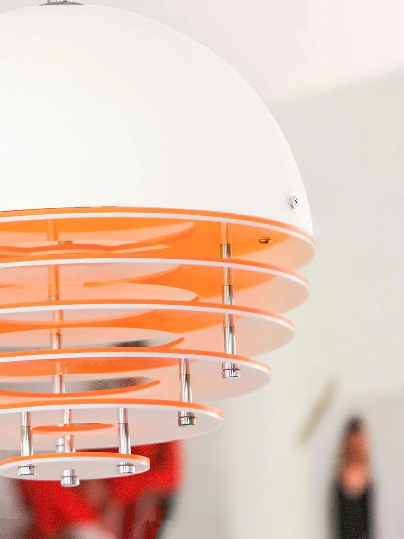Stijlvolle Hanglamp Bauhaus Design Oranje-Wit Sfeerverlichting voor Moderne Interieurs | Sansoti