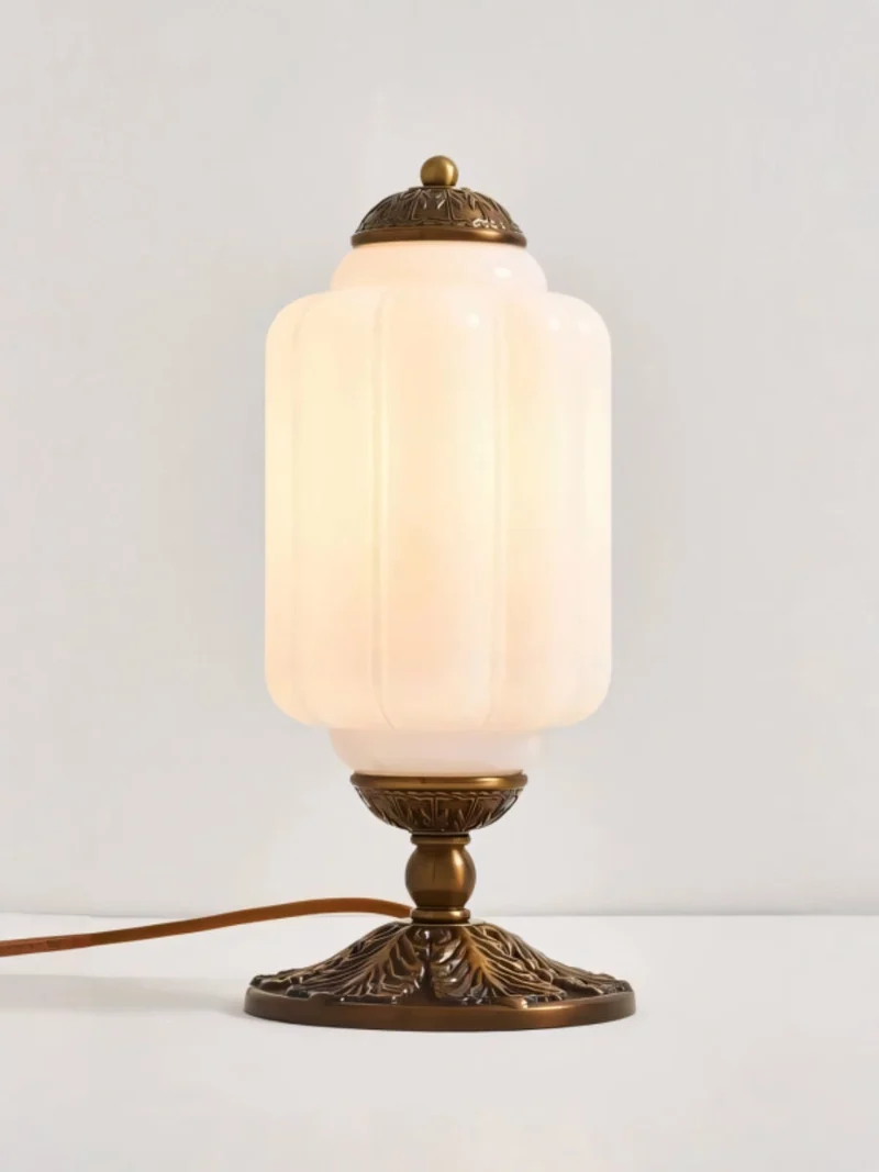 Vintage Glazen Tafellamp met Messing of Zwarte Afwerking | Sansoti