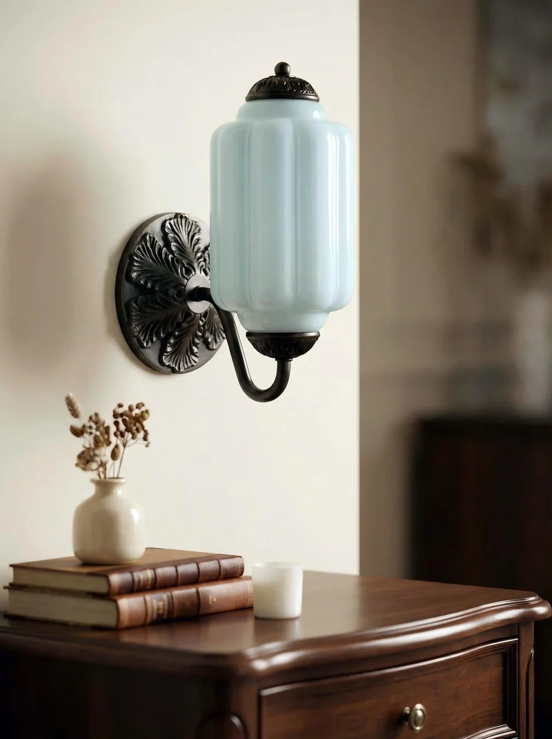 Melkglazen Wandlamp Eloise voor Hal en Slaapkamer | Vintage Wandverlichting met Melkwit Glas | Sansoti