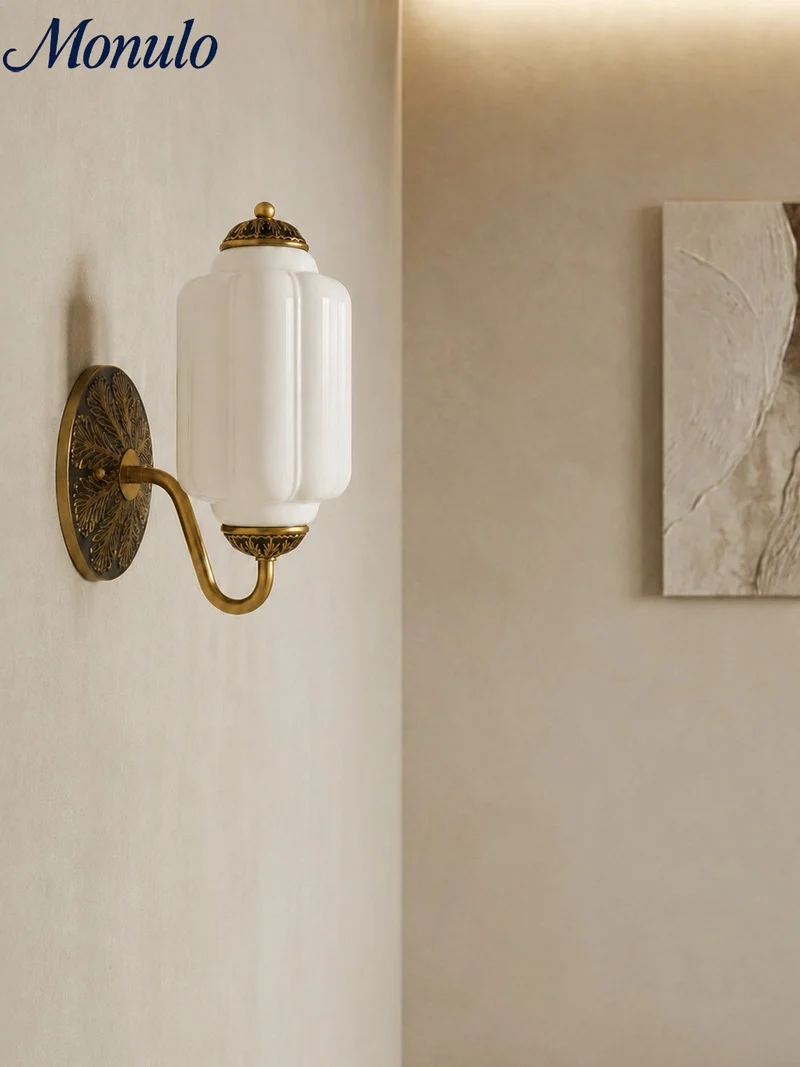 Melkglazen Wandlamp Eloise voor Hal en Slaapkamer | Vintage Wandverlichting met Melkwit Glas | Sansoti