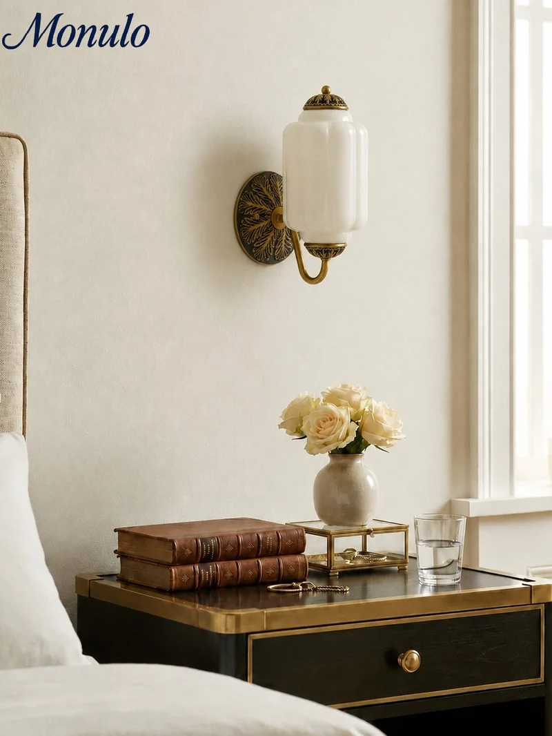 Melkglazen Wandlamp Eloise voor Hal en Slaapkamer | Vintage Wandverlichting met Melkwit Glas | Sansoti