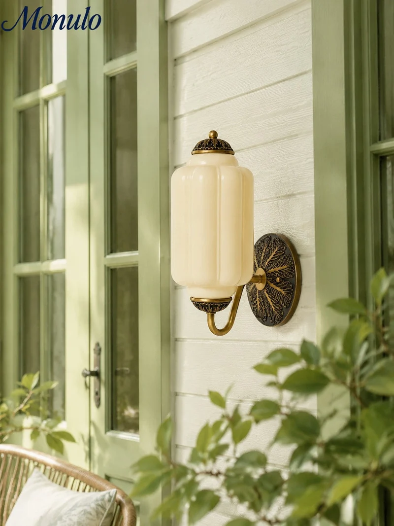 Melkglazen Wandlamp Eloise voor Hal en Slaapkamer | Vintage Wandverlichting met Melkwit Glas | Sansoti