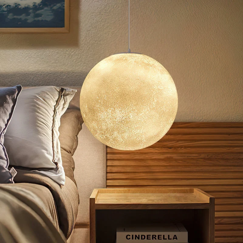 Maan Hanglamp – Realistische Textuur – 8 Maten Beschikbaar – Romantische Maanbol voor Slaapkamer Eetkamer Kinderkamer – Dimbaar Warm Licht – Schuine Plafondadapter Inbegrepen | Sansoti