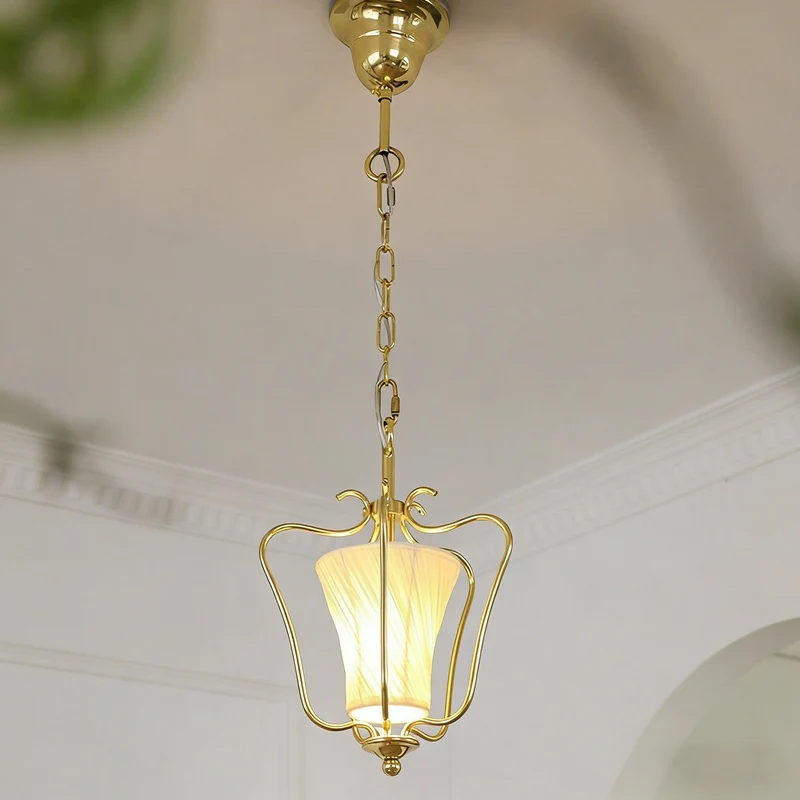 Vintage Hanglamp met Messing Afwerking en Plooistof Kap – Warm Lantaarnontwerp voor Keuken en Hal | Sansoti
