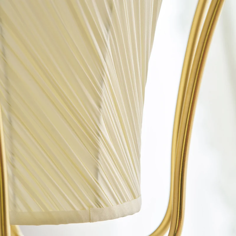 Vintage Hanglamp met Messing Afwerking en Plooistof Kap – Warm Lantaarnontwerp voor Keuken en Hal | Sansoti