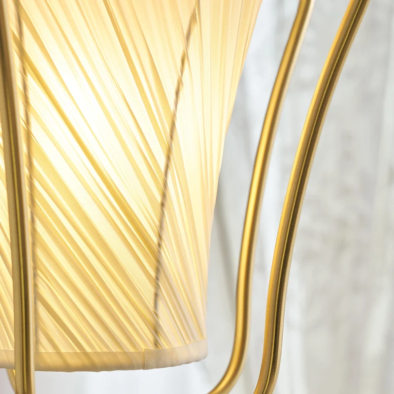 Vintage Hanglamp met Messing Afwerking en Plooistof Kap – Warm Lantaarnontwerp voor Keuken en Hal | Sansoti