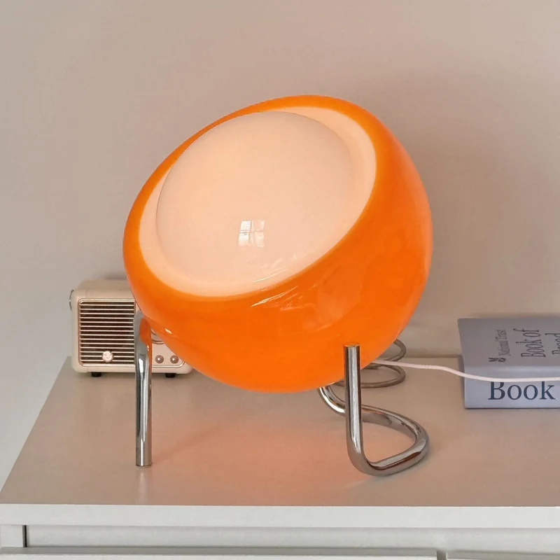 Mid-Century Tafellamp met Gekleurde Glazen Bol en Roestvrij Stalen Voet – Retro Design Verlichting voor Slaapkamer en Woonkamer | Sansoti