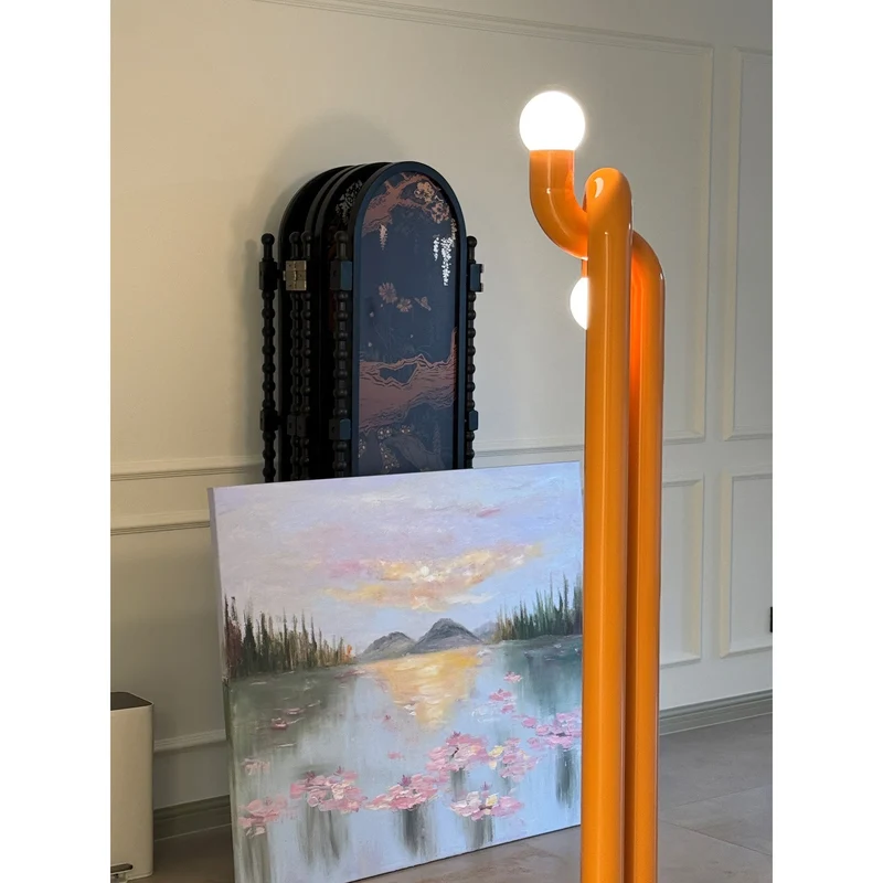 Moderne Staande Boogvorm Lamp met Twee Glazen Bollen – Decoratieve Dubbele Verlichting voor Woonkamer | Sansoti