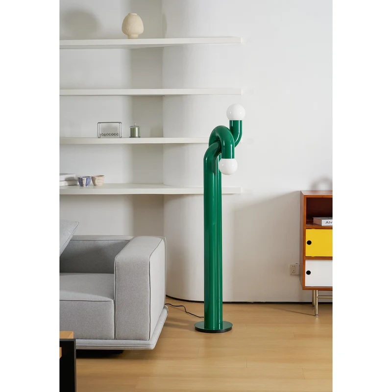 Moderne Staande Boogvorm Lamp met Twee Glazen Bollen – Decoratieve Dubbele Verlichting voor Woonkamer | Sansoti