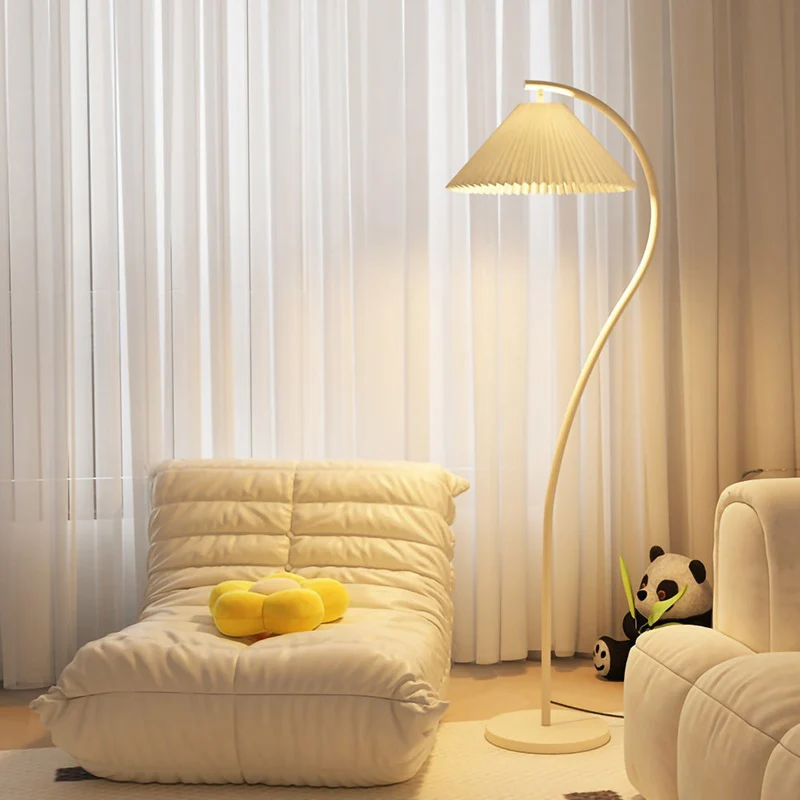 Geplooide Vloerlamp met Stoffen Kap – Modern Design Zwart Beige Groen Goud – 155cm Hoog E26/E27 – Dimbaar | Sansoti