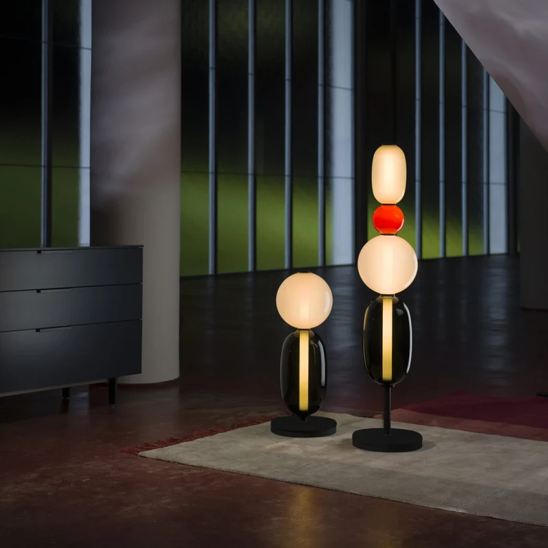 Glazen Vloerlamp met Handgeblazen Kap Zwarte Standaard Modern Design Woonkamer Verlichting | Sansoti
