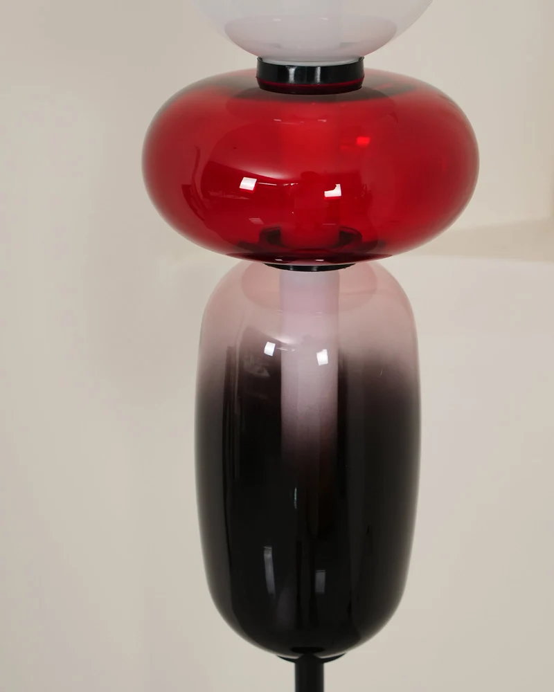 Glazen Vloerlamp met Handgeblazen Kap Zwarte Standaard Modern Design Woonkamer Verlichting | Sansoti