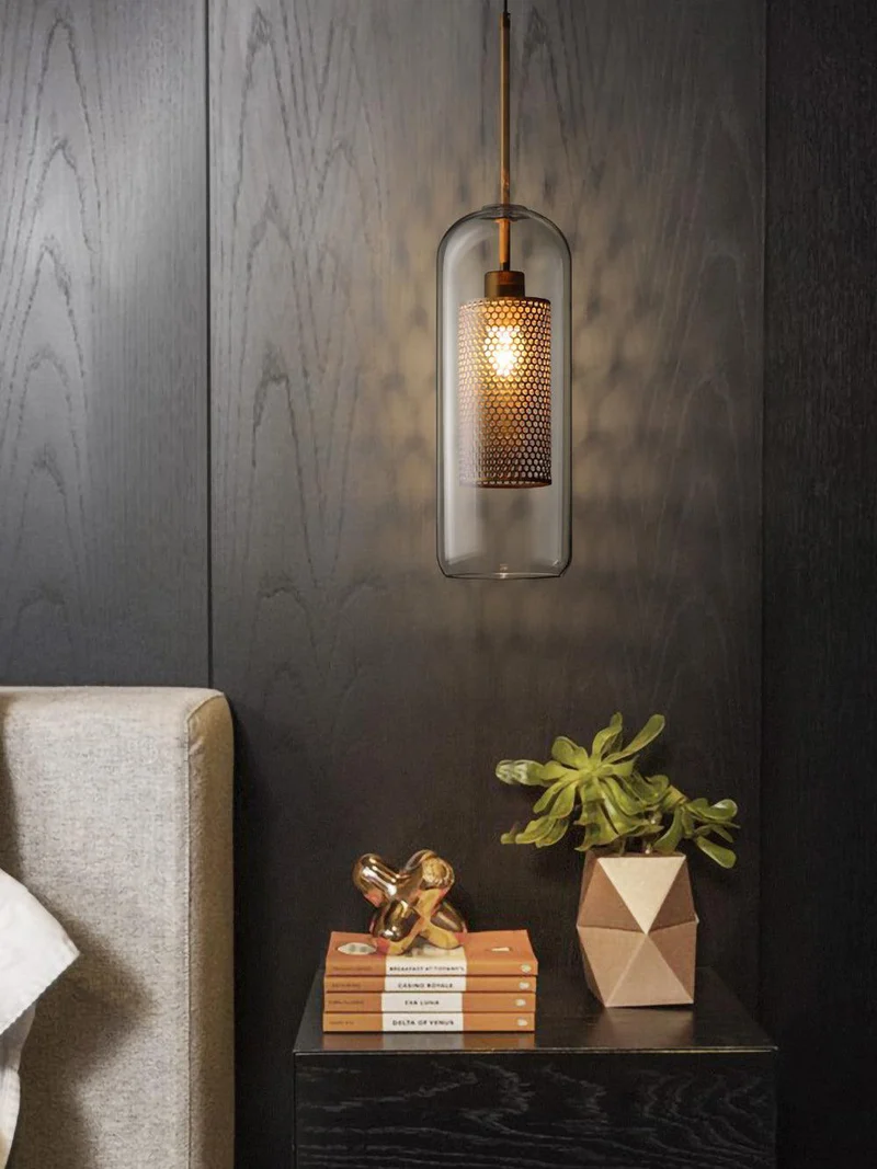 Glazen Hanglamp met Metalen Gaaskap Transparant Amber Zwart Goud 20-30cm Scandinavisch Design Eetkamer Keuken | Sansoti