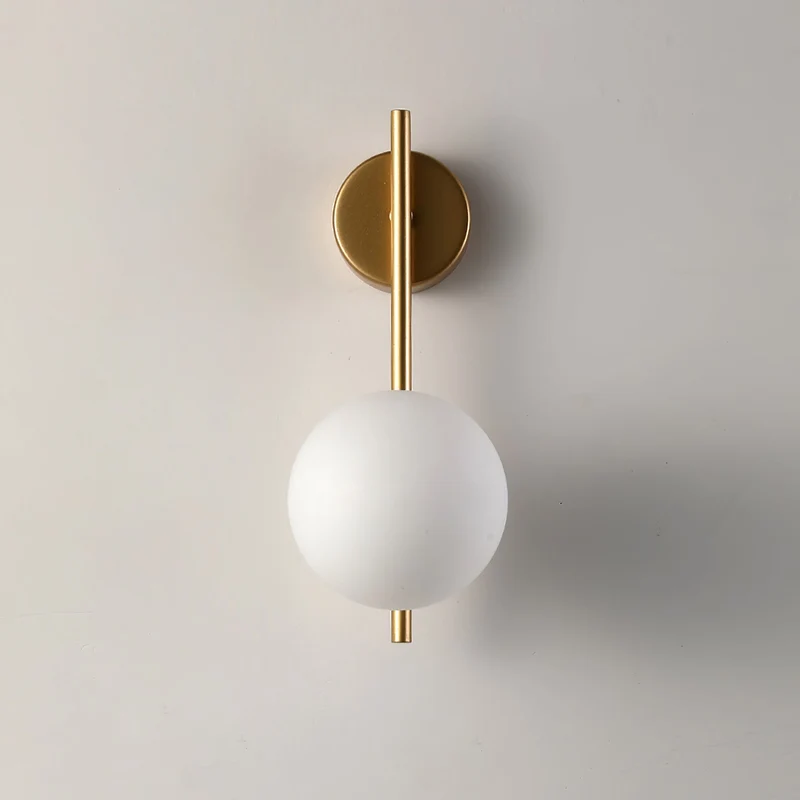 Design Wandlamp Goud Wit Glas Sfeerlicht Modern Interieur Woonaccessoires Stijlvolle Verlichting | Sansoti