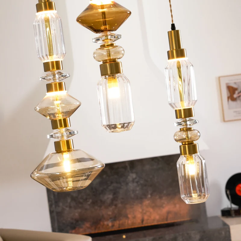 Glazen Hanglamp met Koperen Afwerking en Elegante Bolvorm voor Woonkamer en Eetkamer | Sansoti