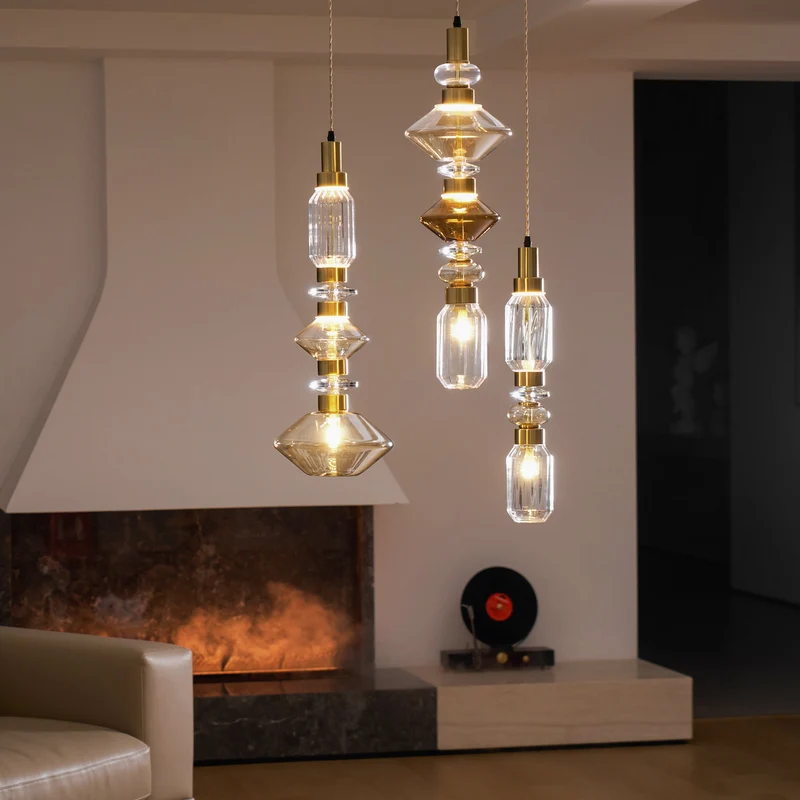 Glazen Hanglamp met Koperen Afwerking en Elegante Bolvorm voor Woonkamer en Eetkamer | Sansoti