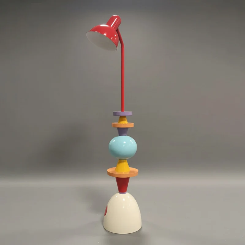 Staande designlamp met gekleurde metalen schijven 40 cm diameter moderne vloerlamp industrieel interieur woonkamer | Sansoti