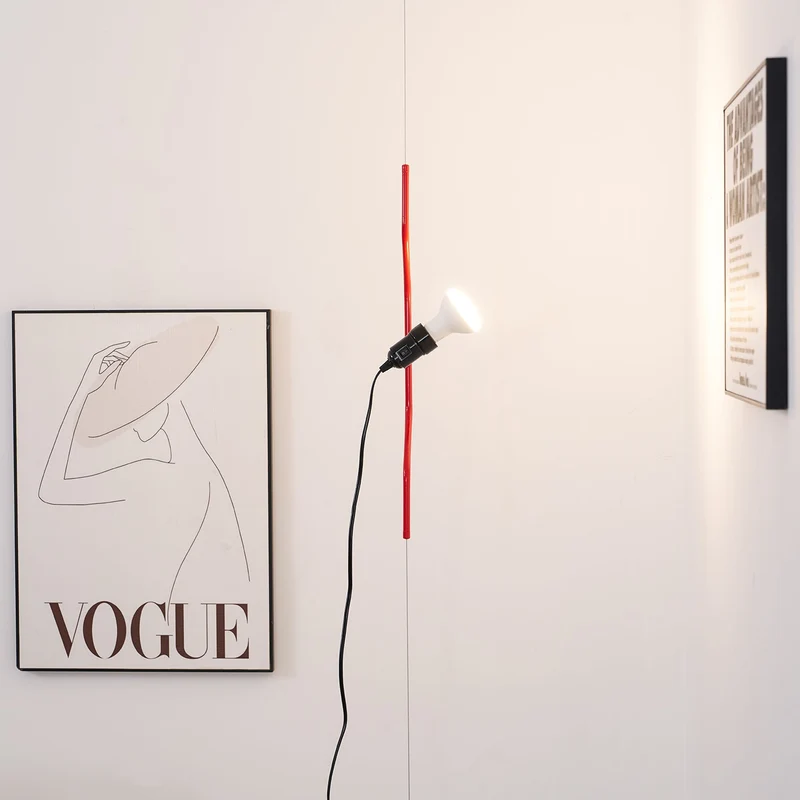In Hoogte Verstelbare Hanglamp met Metalen Buiskap – Zwart/Wit/Rood | Sansoti