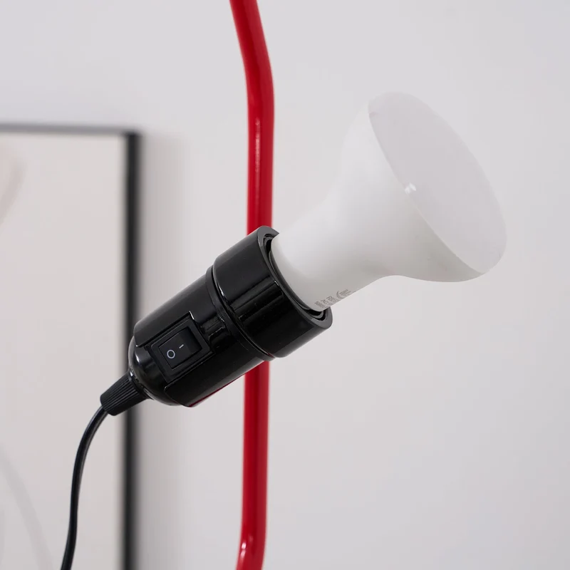 In Hoogte Verstelbare Hanglamp met Metalen Buiskap – Zwart/Wit/Rood | Sansoti